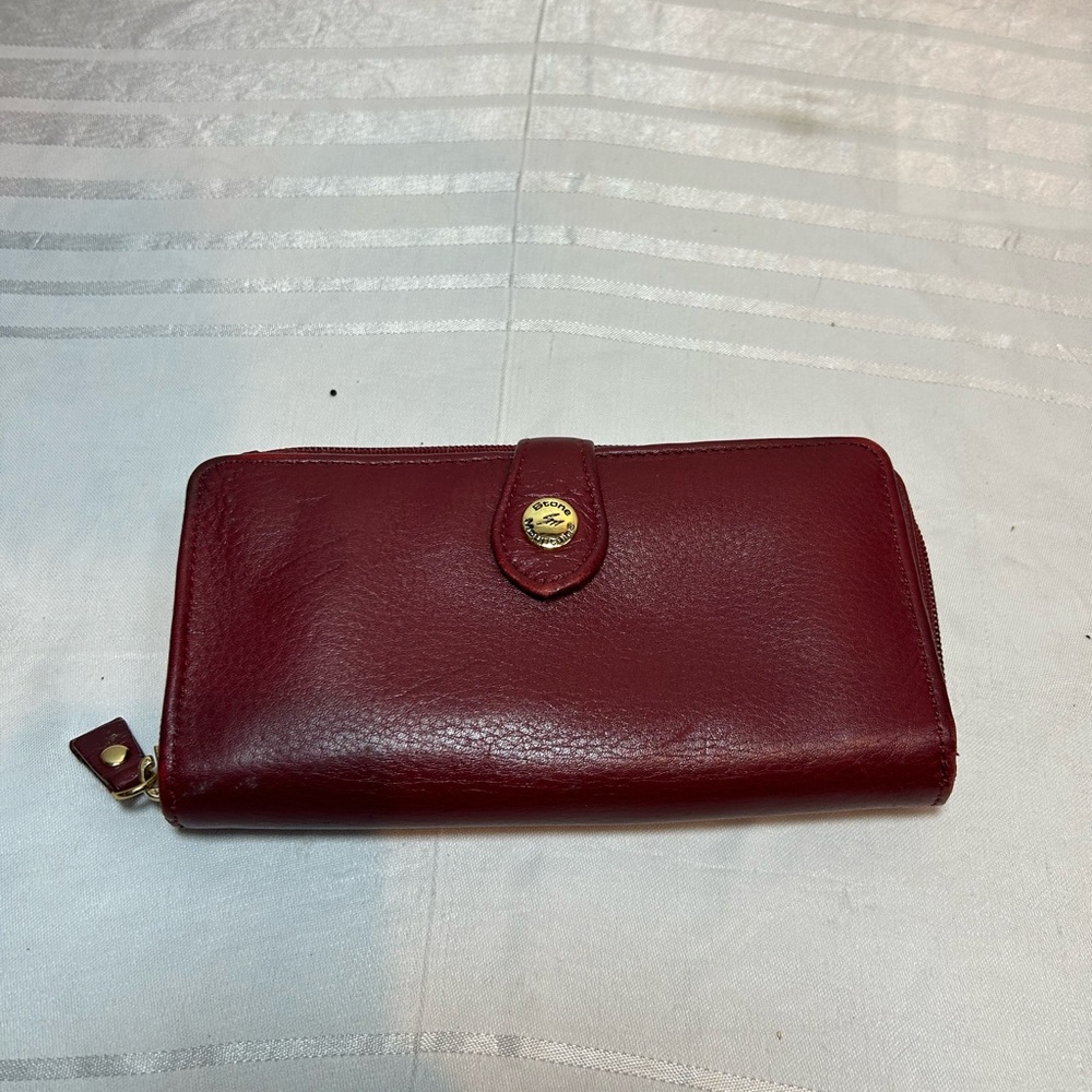 Stone Mountain Accessories Burgundy Leather Wallet